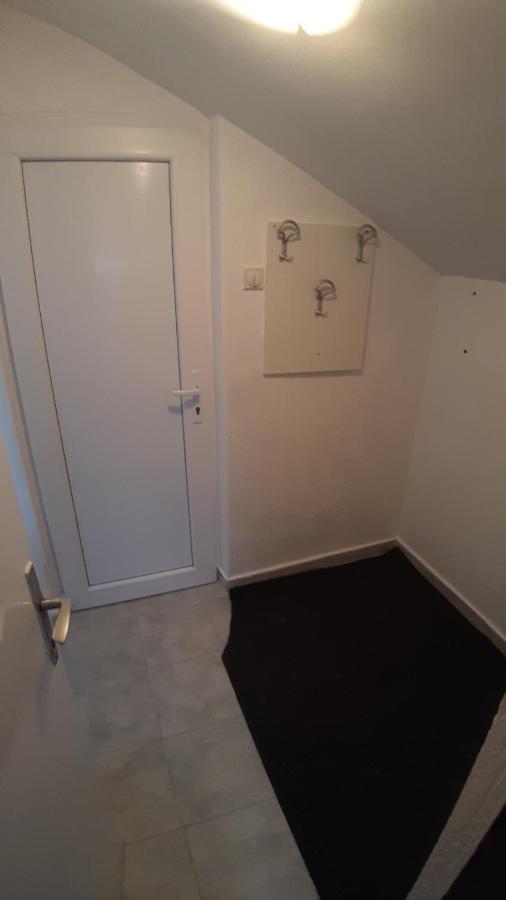 Apartman Sava Ni Buitenkant foto